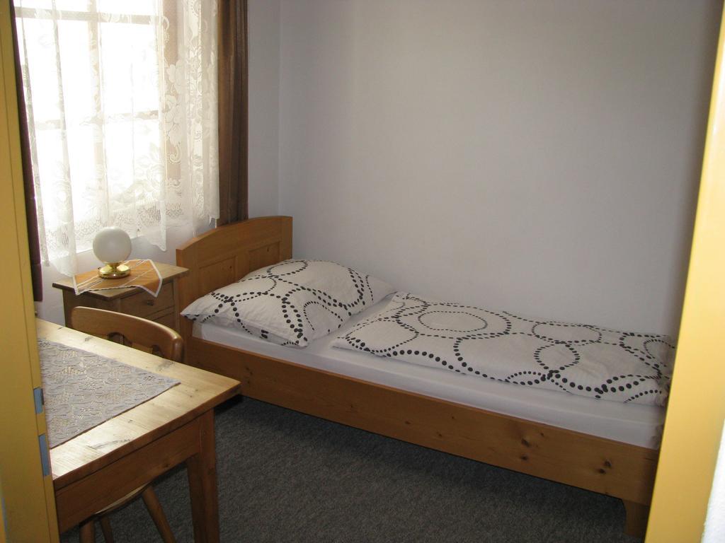 Penzion 102 Pardubice Exterior foto
