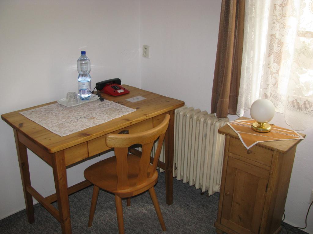 Penzion 102 Pardubice Exterior foto