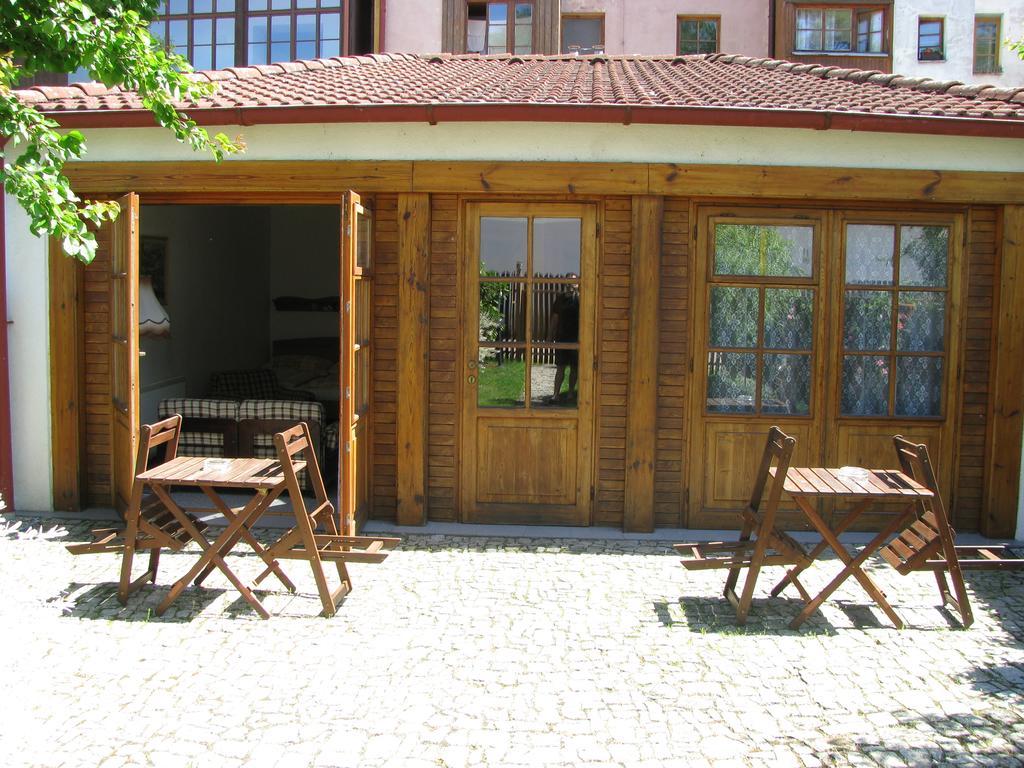 Penzion 102 Pardubice Exterior foto